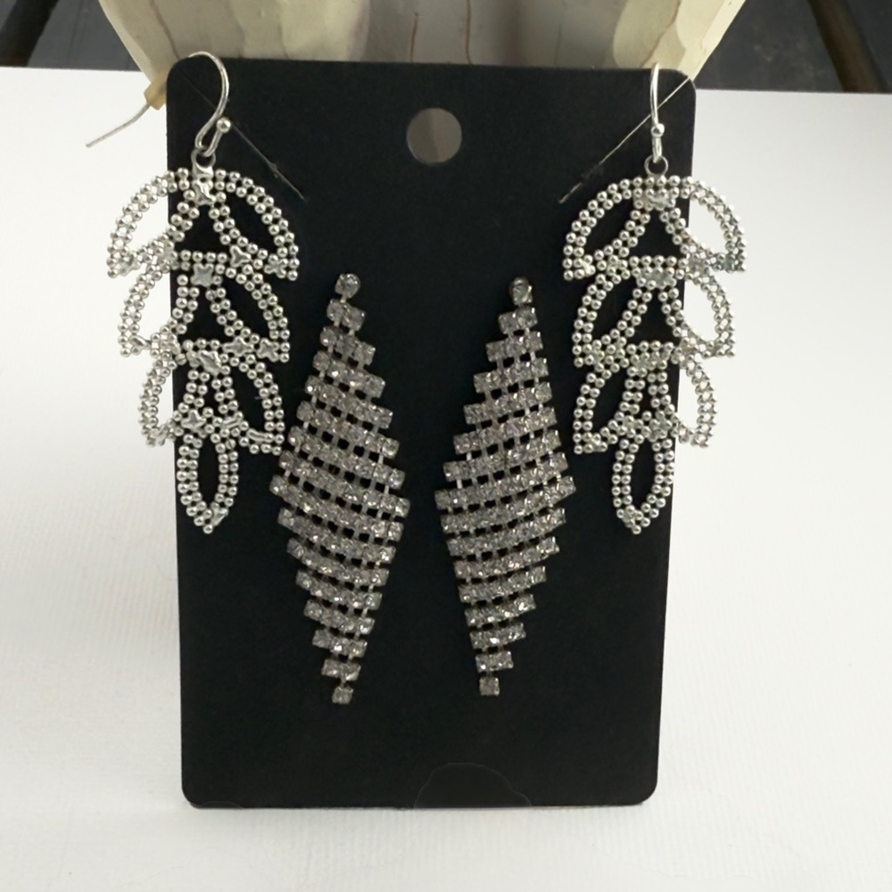 Bundle of 2 silver tone dangling pierced earrings Women’s fashion jewelry